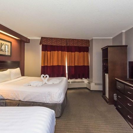Coliseum Inn Эдмонтон Экстерьер фото