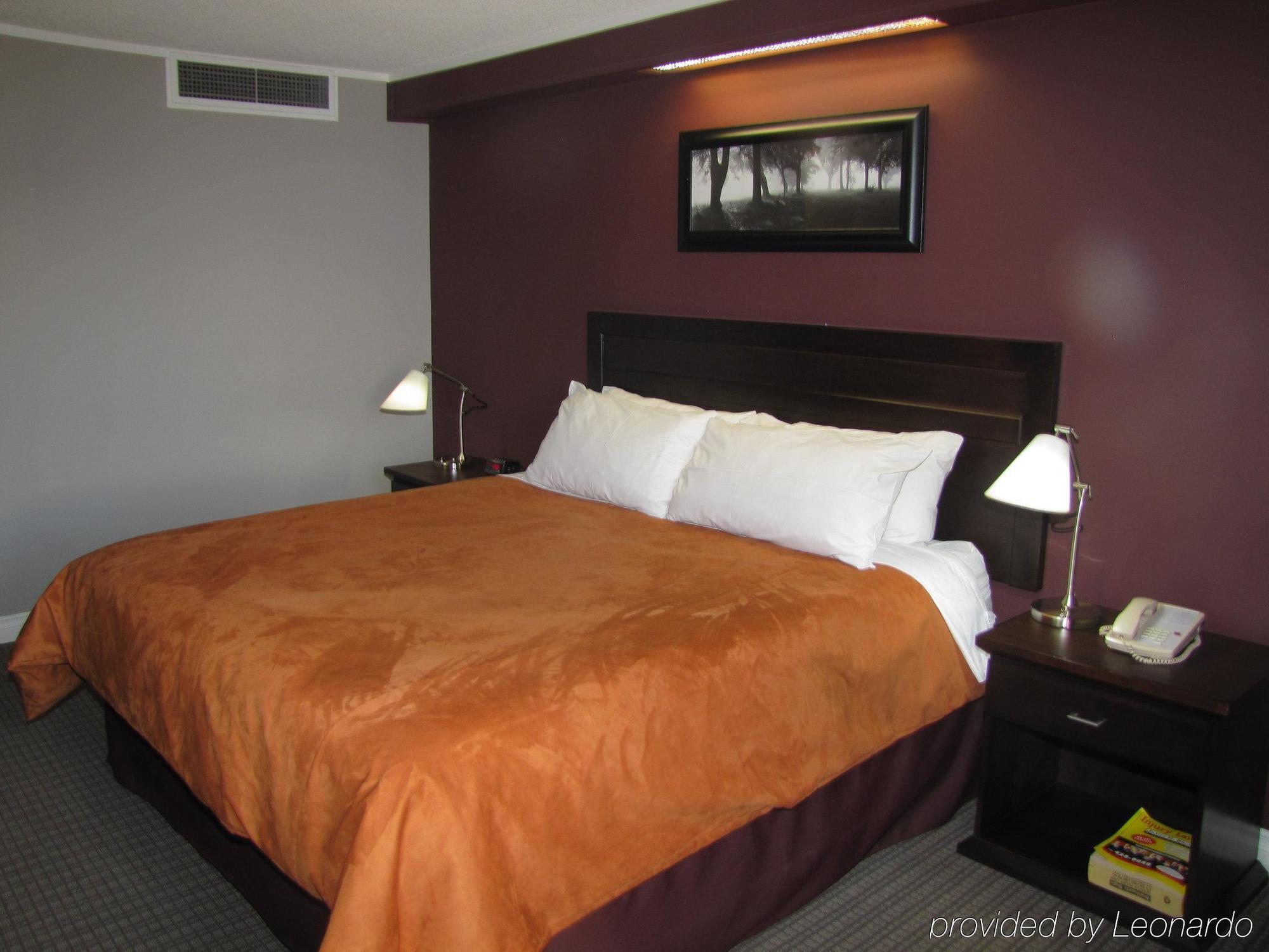 Coliseum Inn Эдмонтон Номер фото